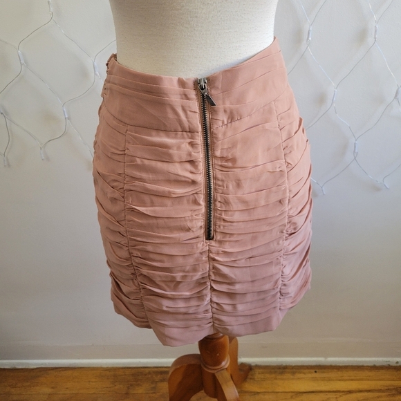 Elegant and Sexy Skirt By H&M • Size 10  • Rusched • Blush Color - Picture 2 of 5